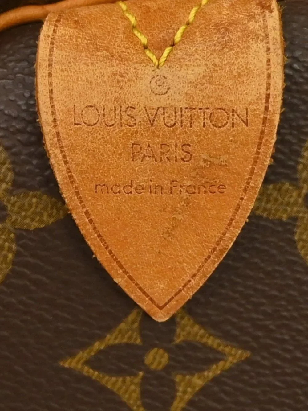 Louis Vuitton outside 	ab